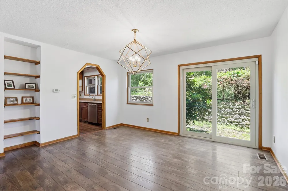 207 Wood Dale Drive Hendersonville, NC 28791