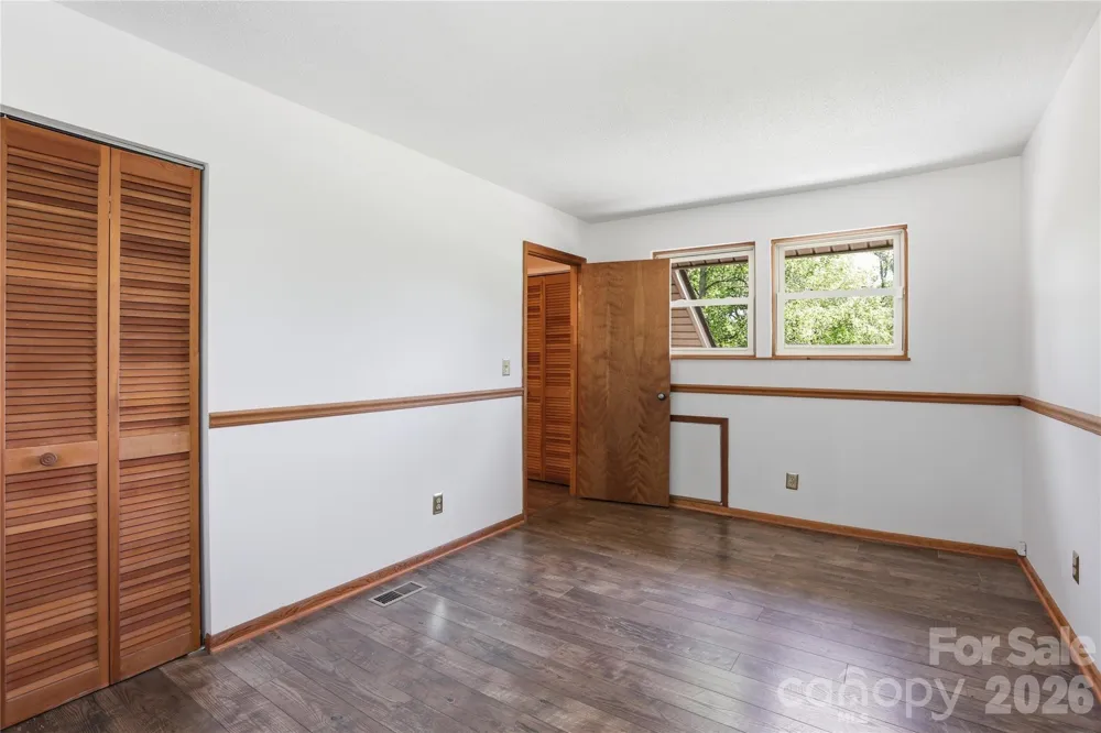 207 Wood Dale Drive Hendersonville, NC 28791