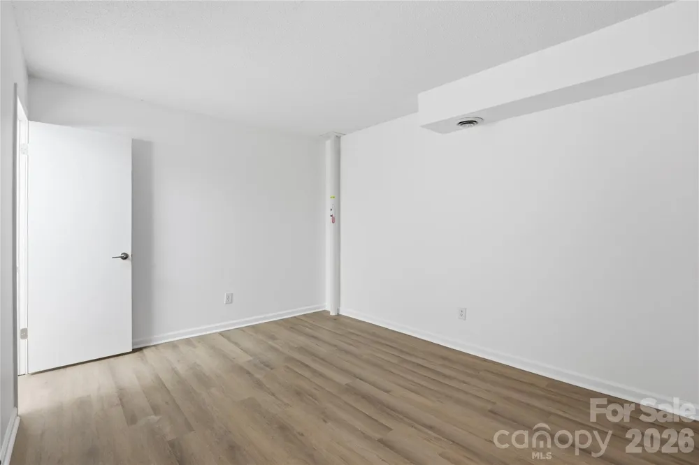 207 Wood Dale Drive Hendersonville, NC 28791