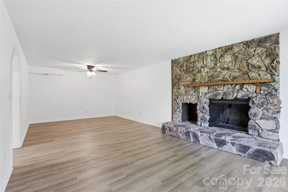 207 Wood Dale Drive Hendersonville, NC 28791