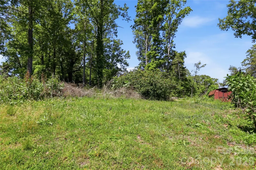 207 Wood Dale Drive Hendersonville, NC 28791