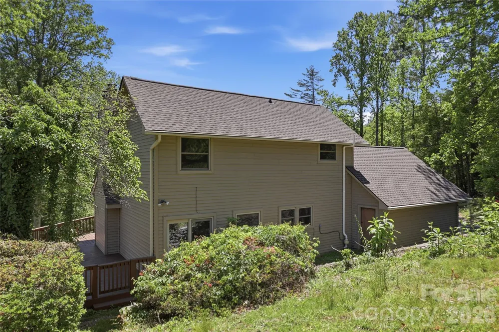 207 Wood Dale Drive Hendersonville, NC 28791