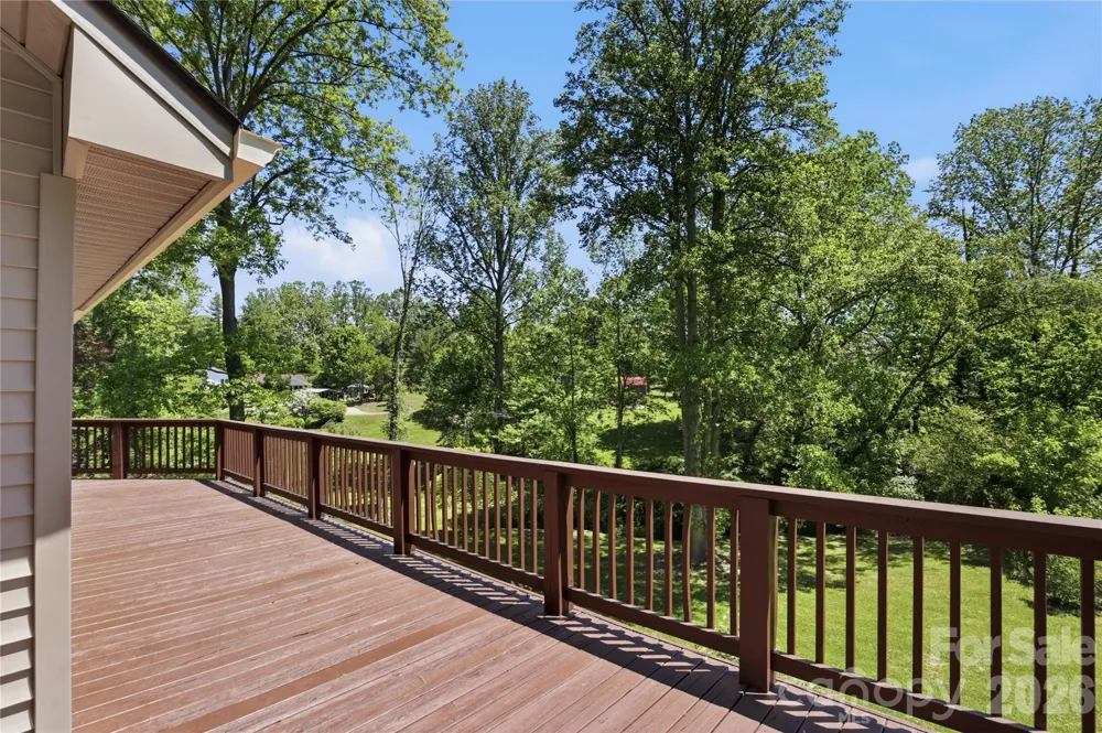 207 Wood Dale Drive Hendersonville, NC 28791