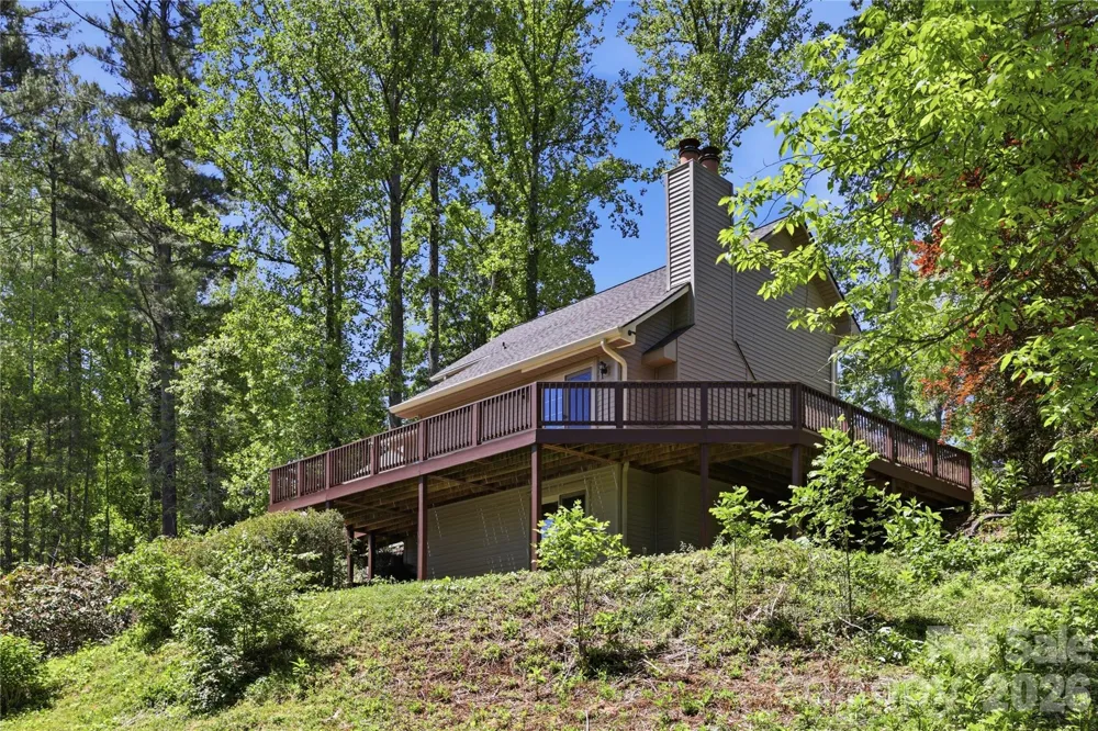 207 Wood Dale Drive Hendersonville, NC 28791