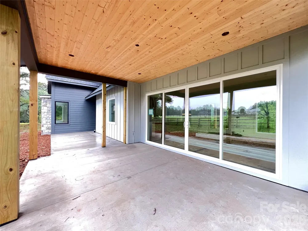 2303 Paddock Circle Morganton, NC 28655