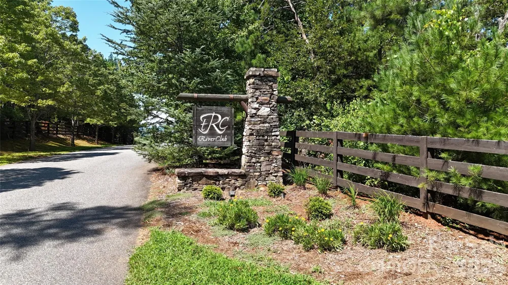 2303 Paddock Circle Morganton, NC 28655