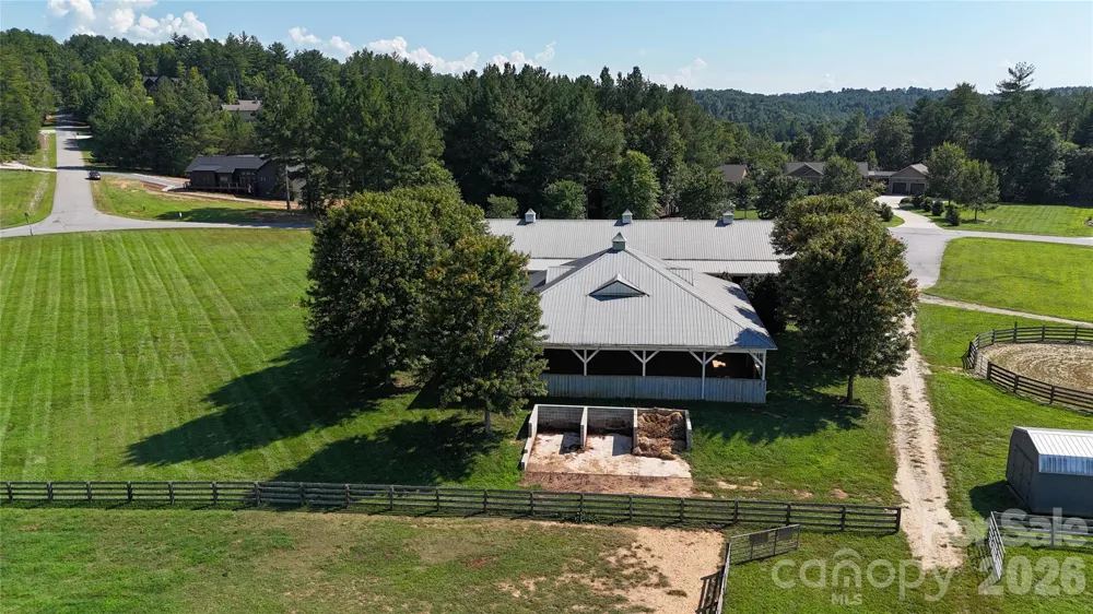 2303 Paddock Circle Morganton, NC 28655