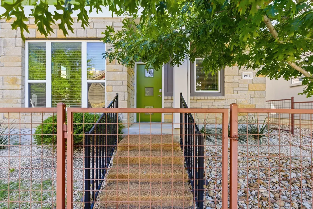 1937 Tramson Drive Austin, TX 78741