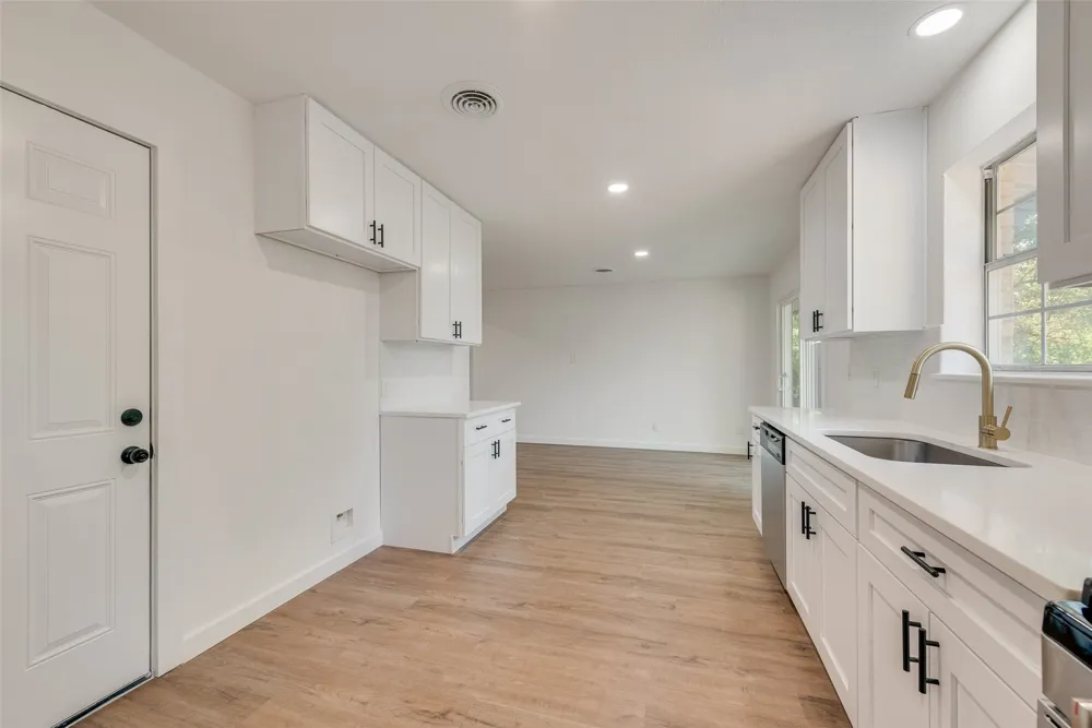934 Fairwood Drive Dallas, TX 75232