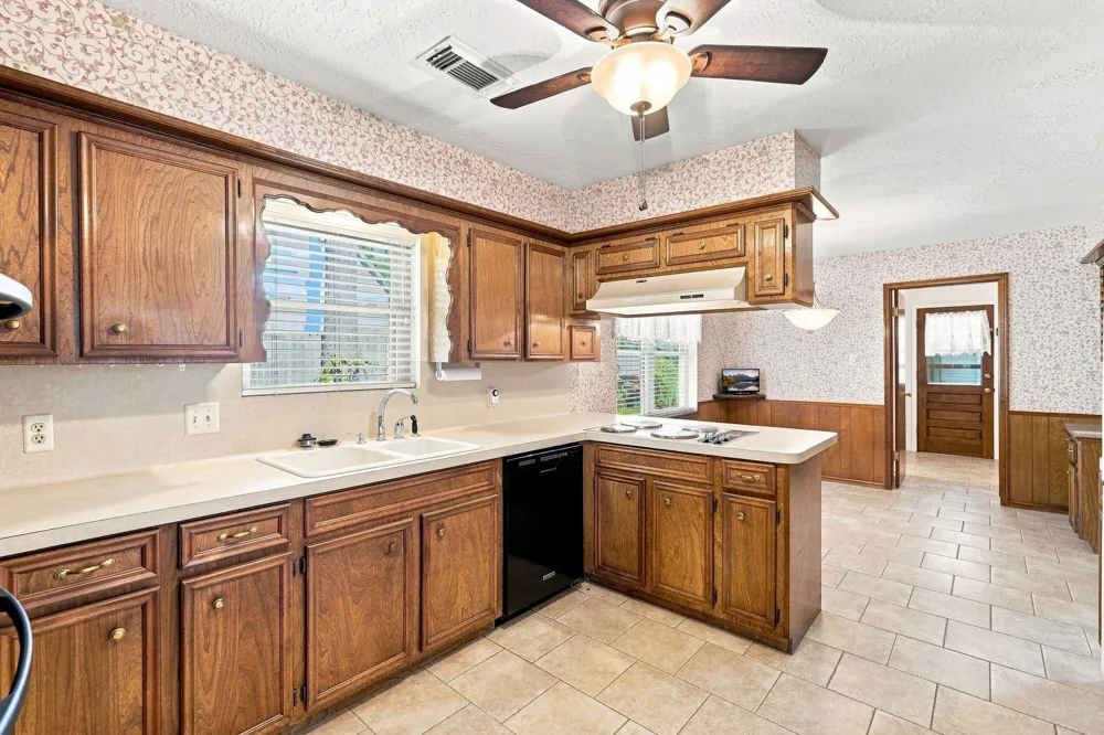 8126 Middlebury Lane Houston, TX 77070