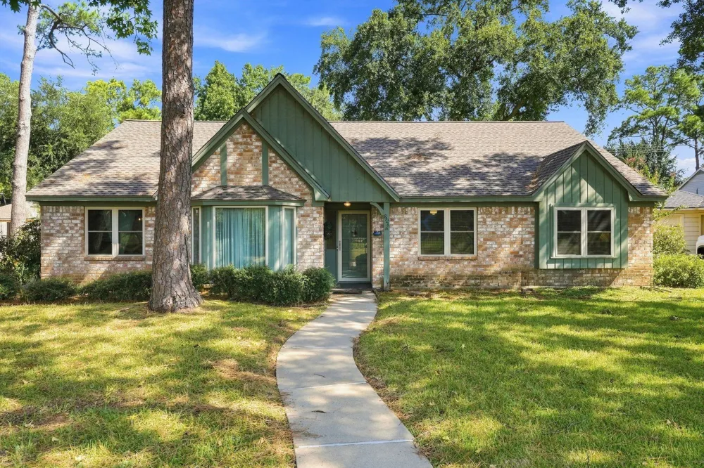 8126 Middlebury Lane Houston, TX 77070