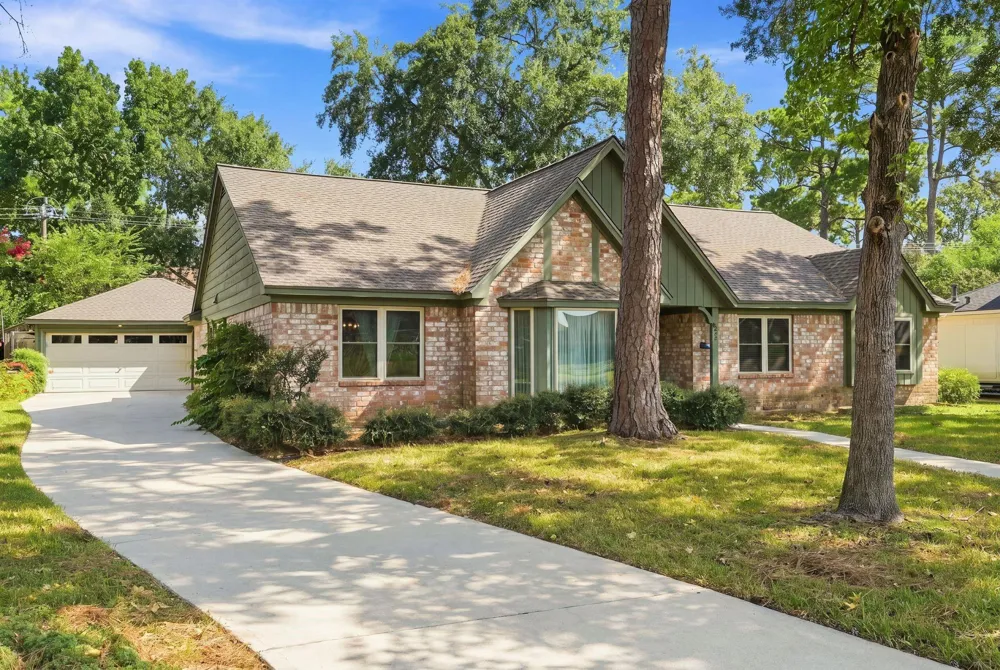8126 Middlebury Lane Houston, TX 77070