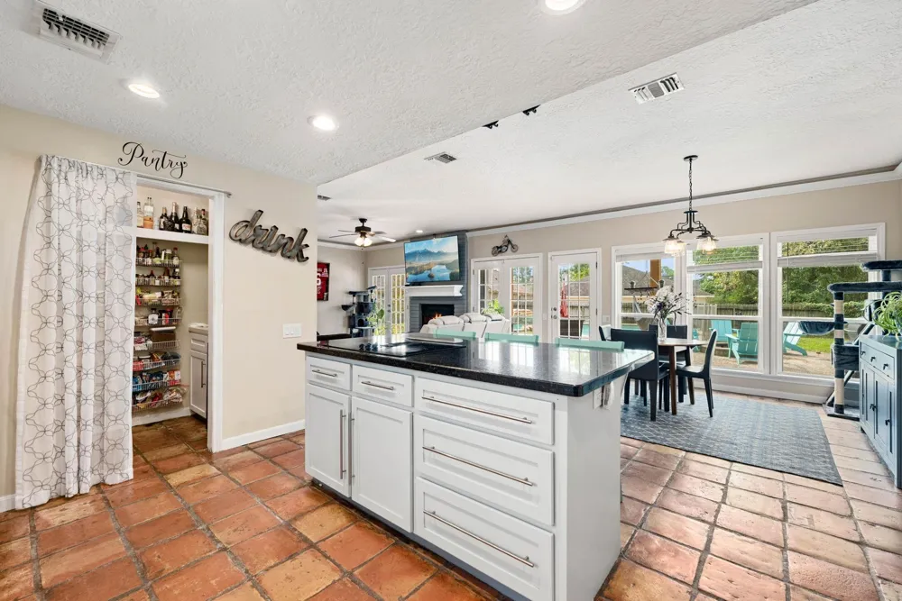 3039 Lake Island Drive Montgomery, TX 77356