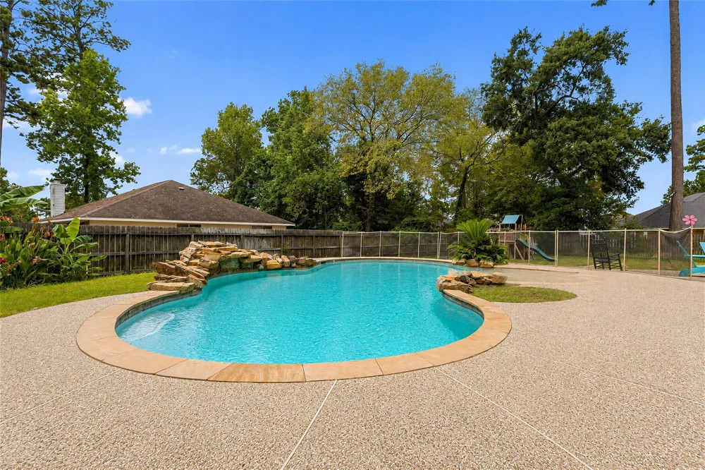3039 Lake Island Drive Montgomery, TX 77356