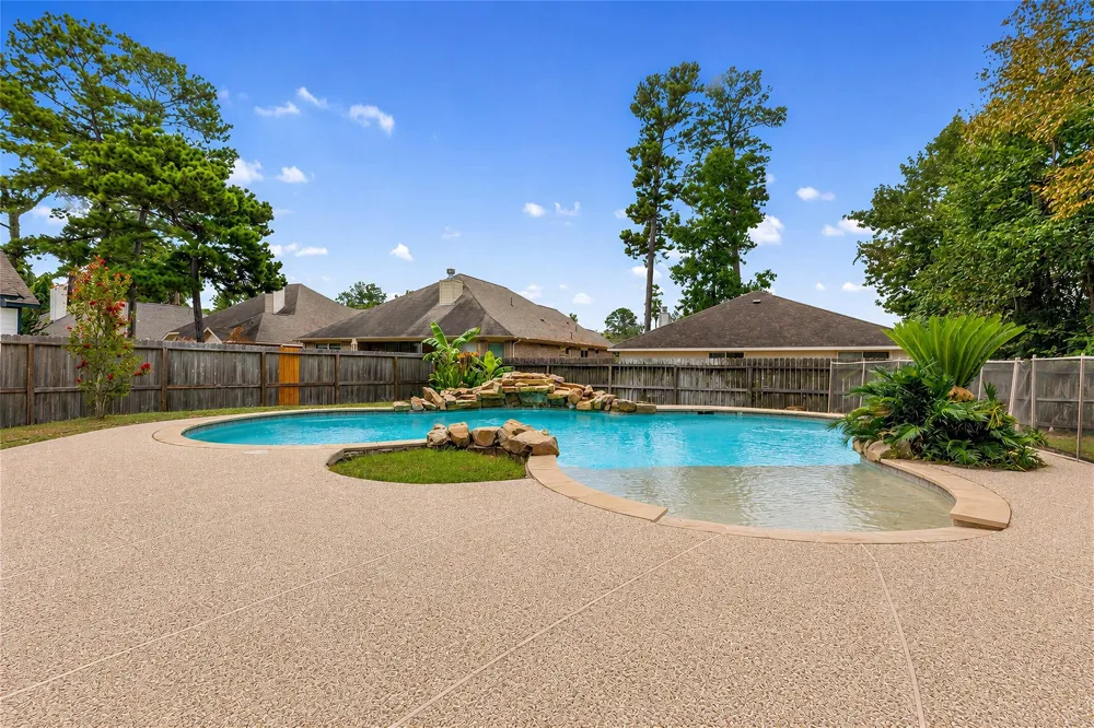 3039 Lake Island Drive Montgomery, TX 77356