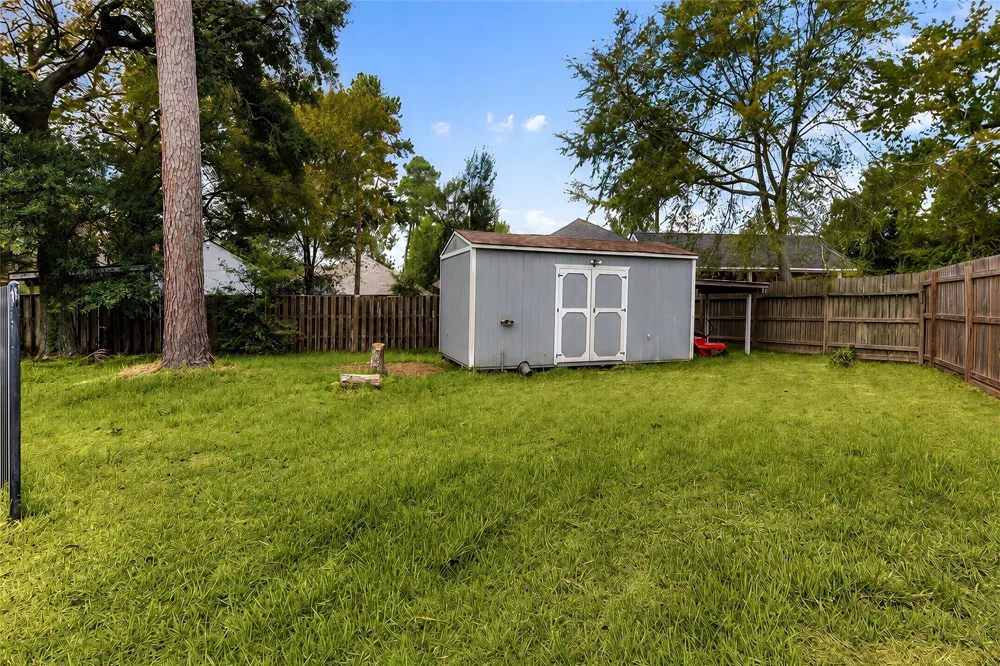 3039 Lake Island Drive Montgomery, TX 77356