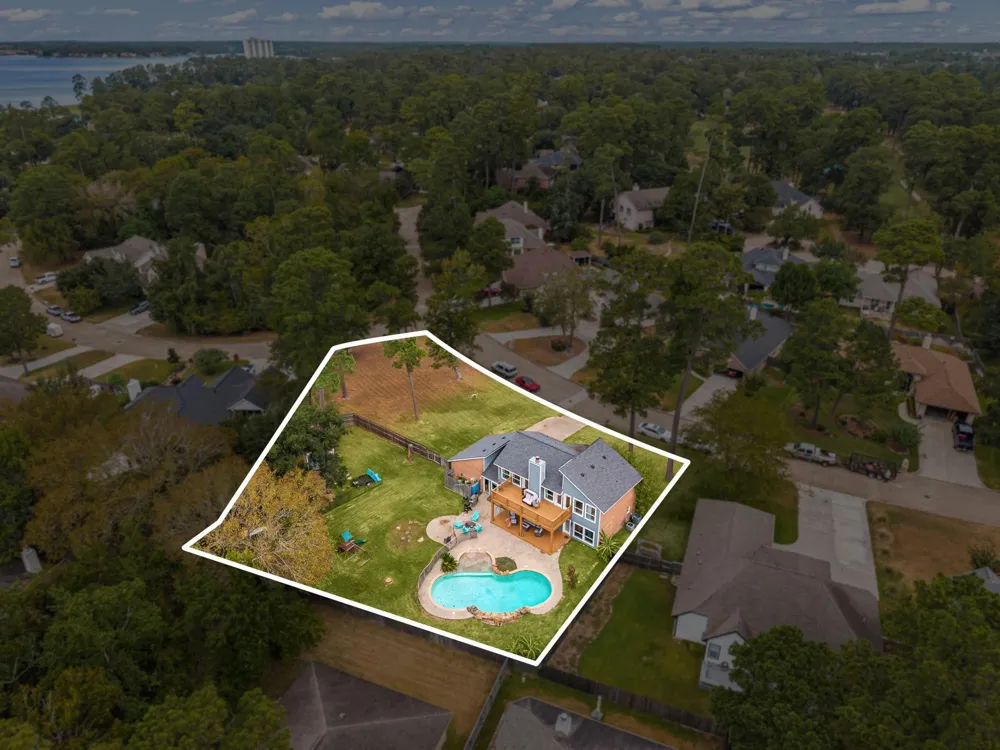3039 Lake Island Drive Montgomery, TX 77356
