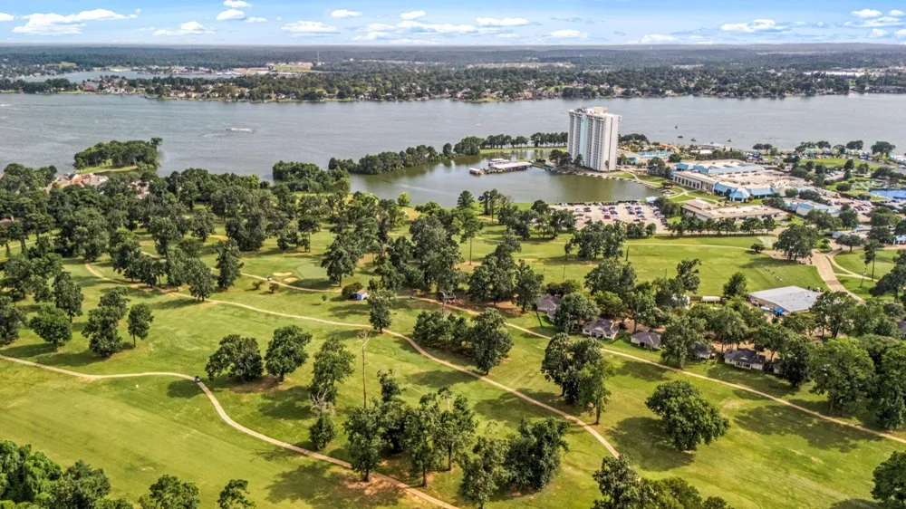3039 Lake Island Drive Montgomery, TX 77356