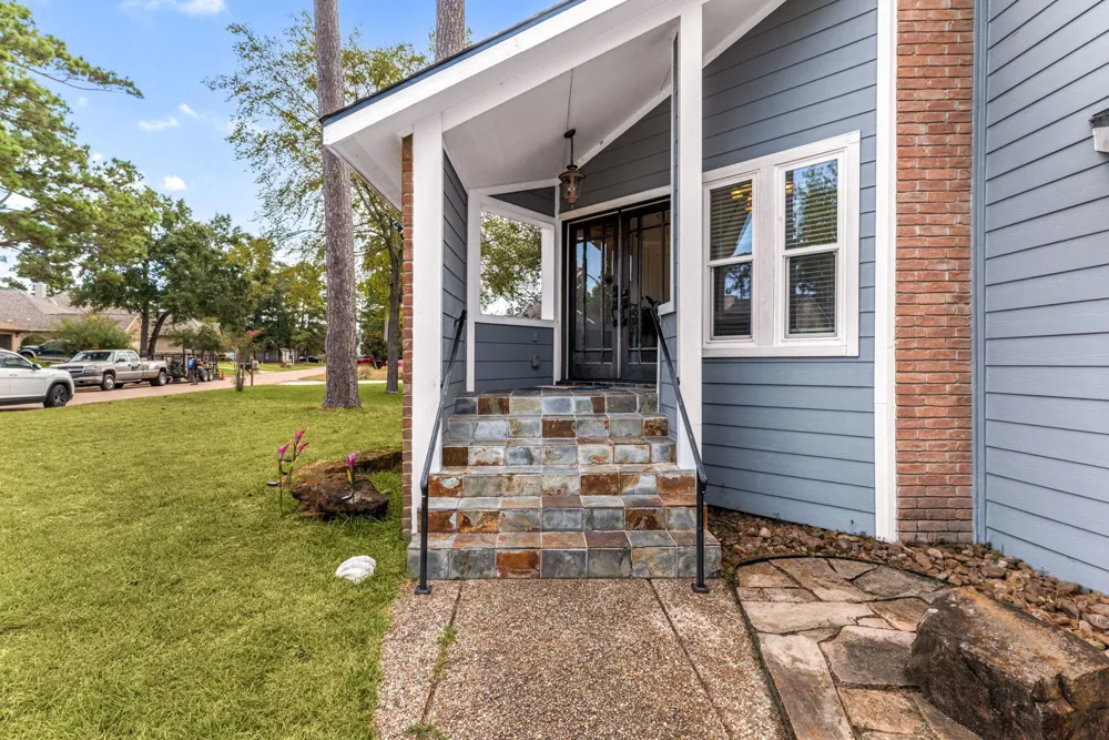 3039 Lake Island Drive Montgomery, TX 77356