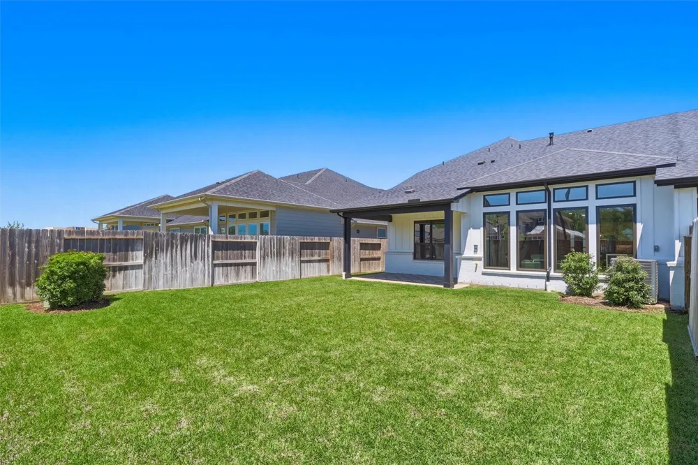 10126 Water Harbor Drive Missouri City, TX 77459