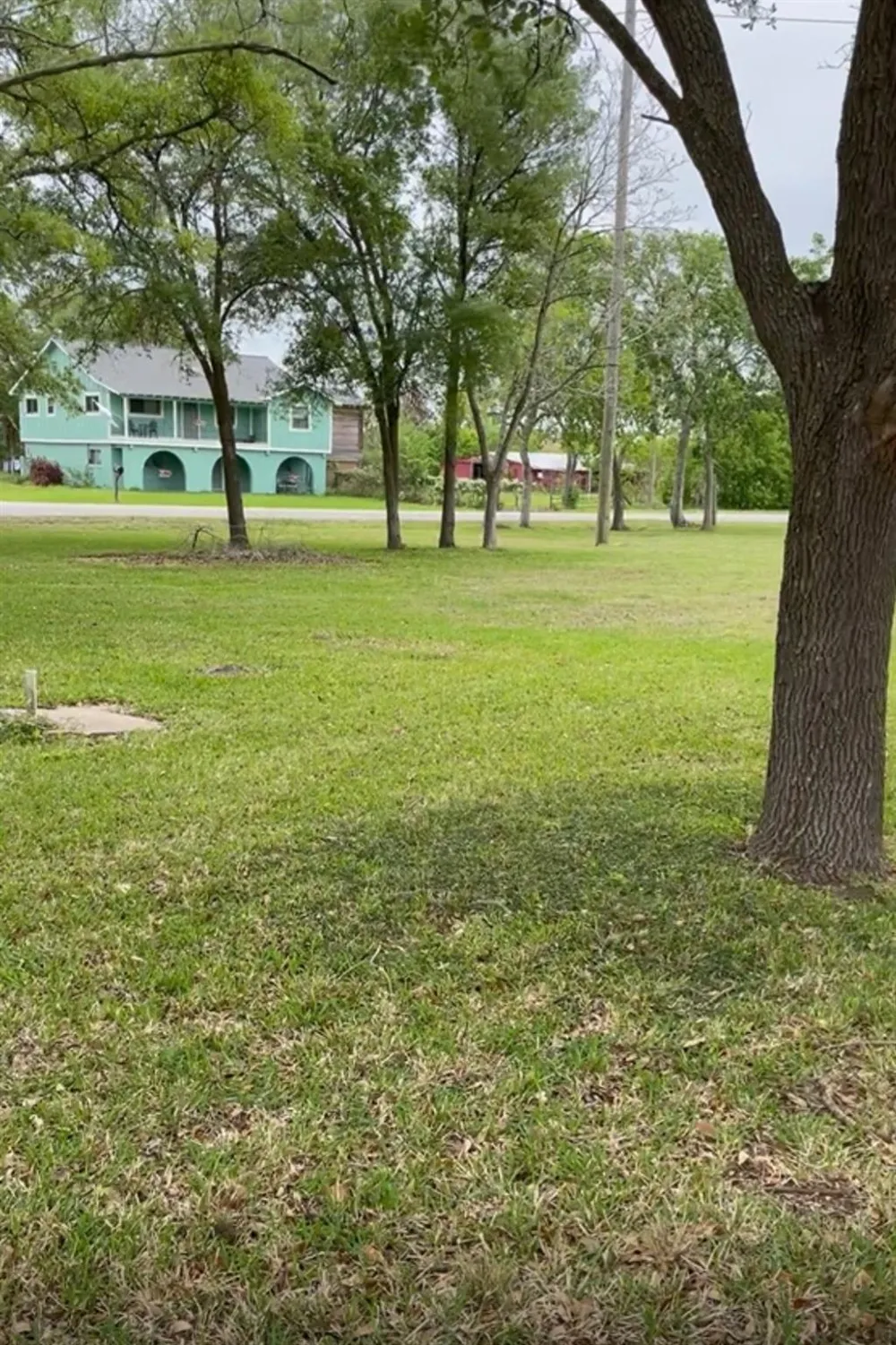 2702 Lake Road La Marque, TX 77568