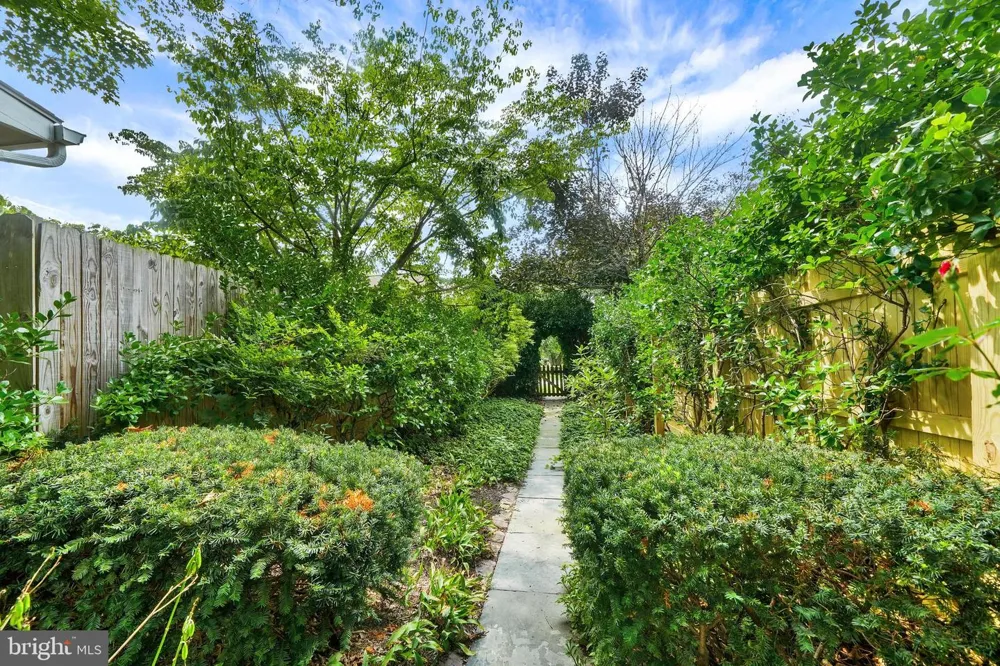 9 BUFFINGTON STREET Kennett Square, PA 19348