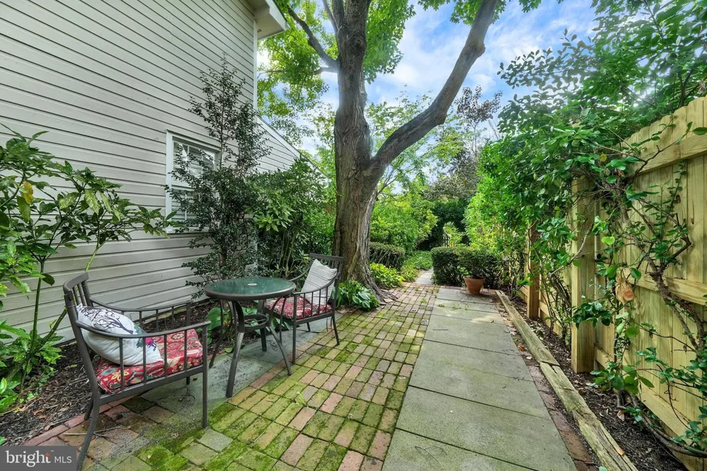 9 BUFFINGTON STREET Kennett Square, PA 19348