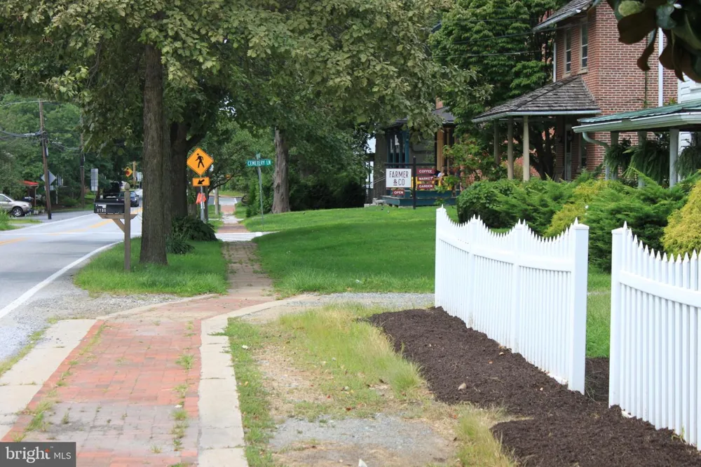 9 BUFFINGTON STREET Kennett Square, PA 19348