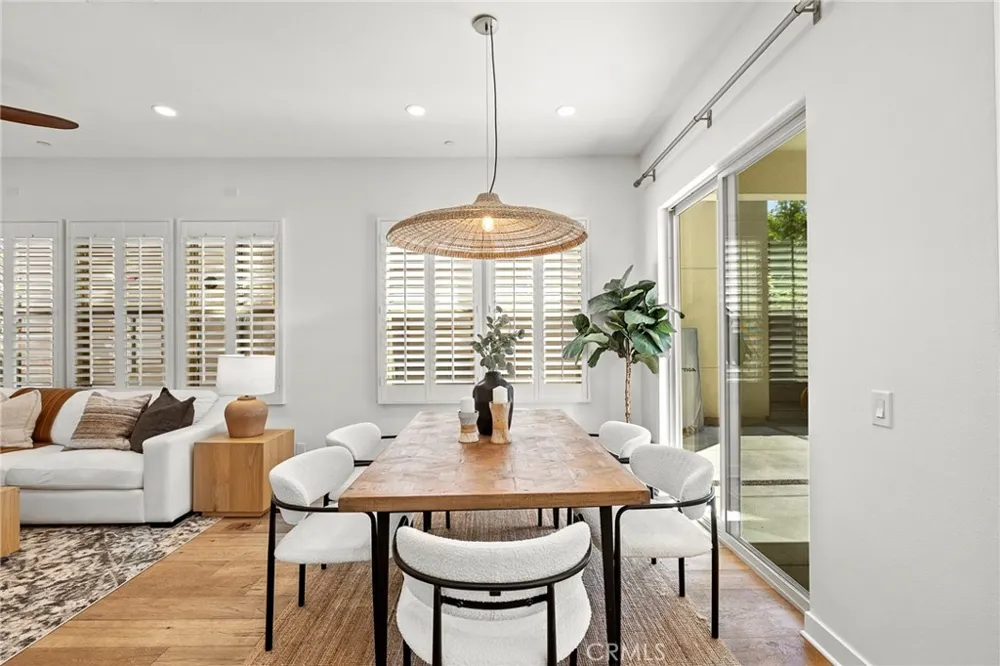 2111 Breakaway Costa Mesa, CA 92627