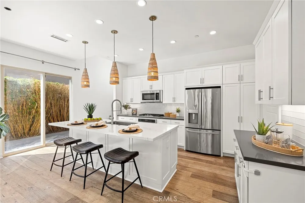 2111 Breakaway Costa Mesa, CA 92627