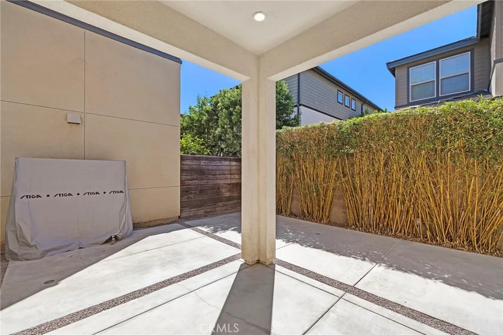 2111 Breakaway Costa Mesa, CA 92627