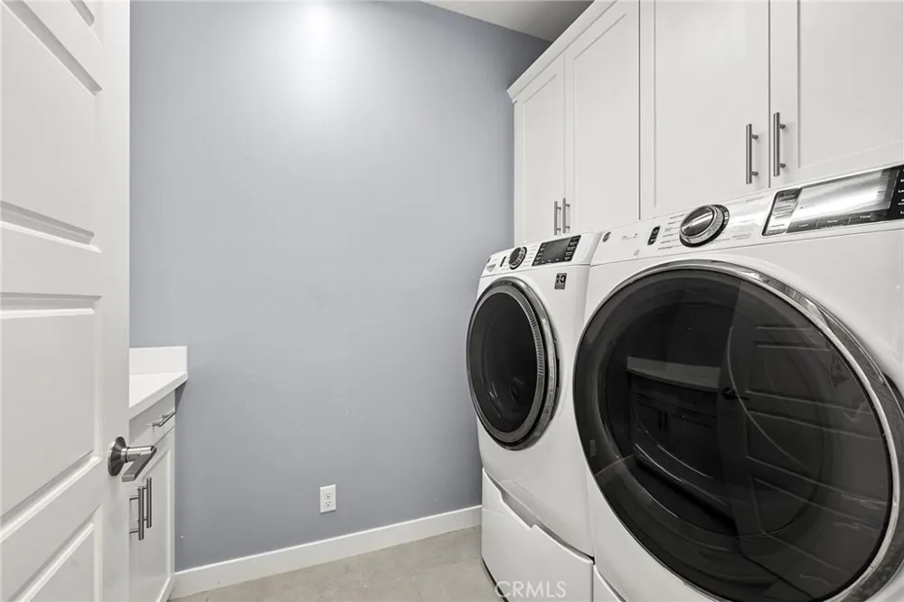 2111 Breakaway Costa Mesa, CA 92627