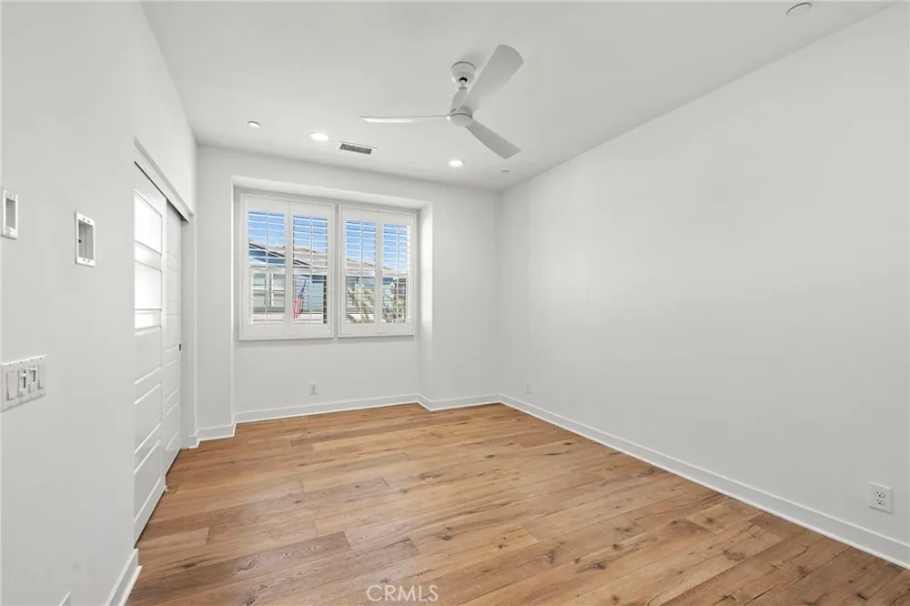 2111 Breakaway Costa Mesa, CA 92627