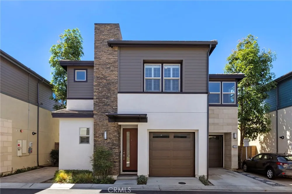 2111 Breakaway Costa Mesa, CA 92627