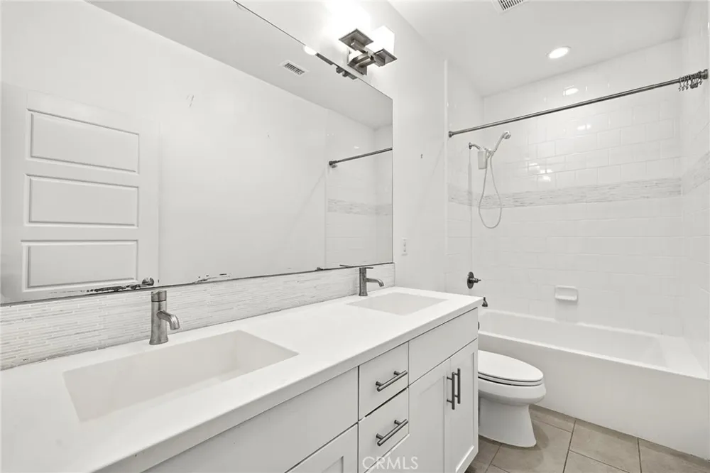 2111 Breakaway Costa Mesa, CA 92627
