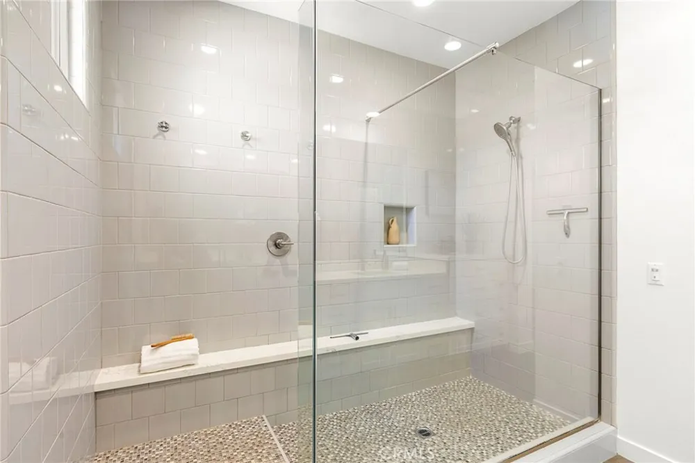 2111 Breakaway Costa Mesa, CA 92627