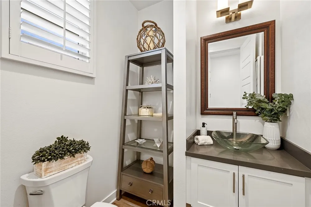 2111 Breakaway Costa Mesa, CA 92627