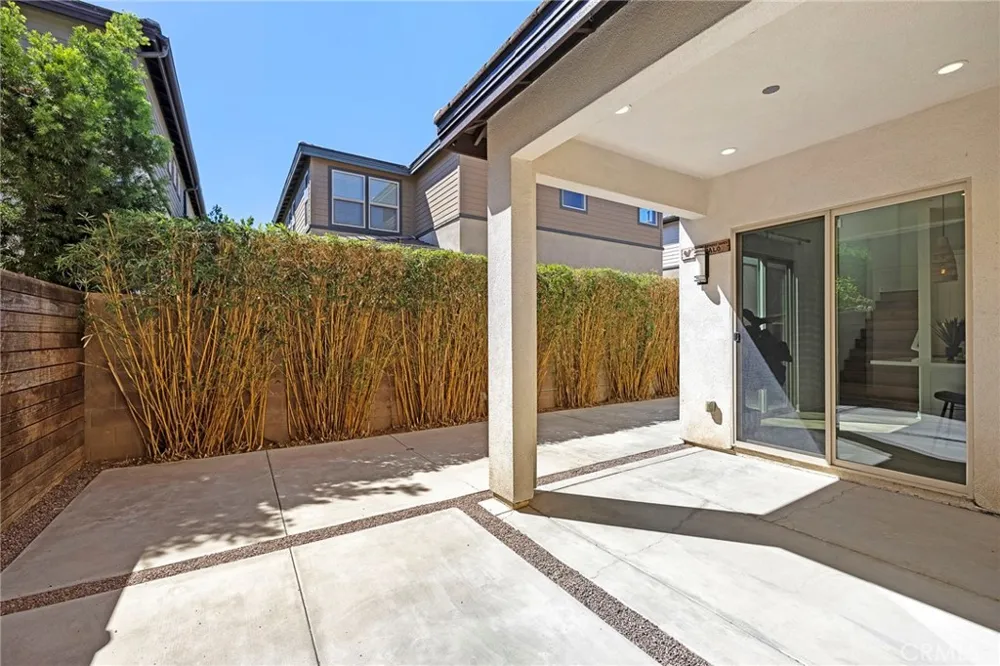 2111 Breakaway Costa Mesa, CA 92627