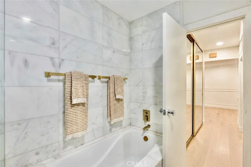 1735 Fuller Avenue #445 Los Angeles, CA 90046