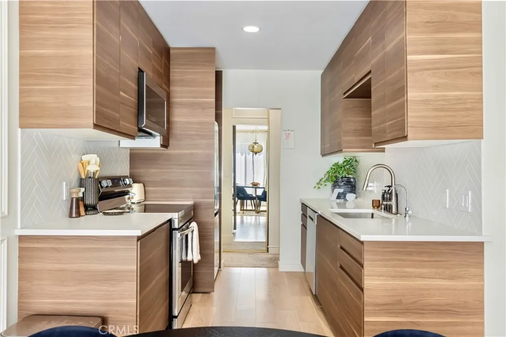 1735 Fuller Avenue #445 Los Angeles, CA 90046