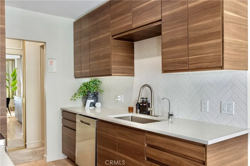 1735 Fuller Avenue #445 Los Angeles, CA 90046