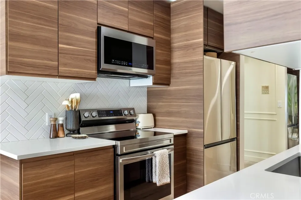 1735 Fuller Avenue #445 Los Angeles, CA 90046