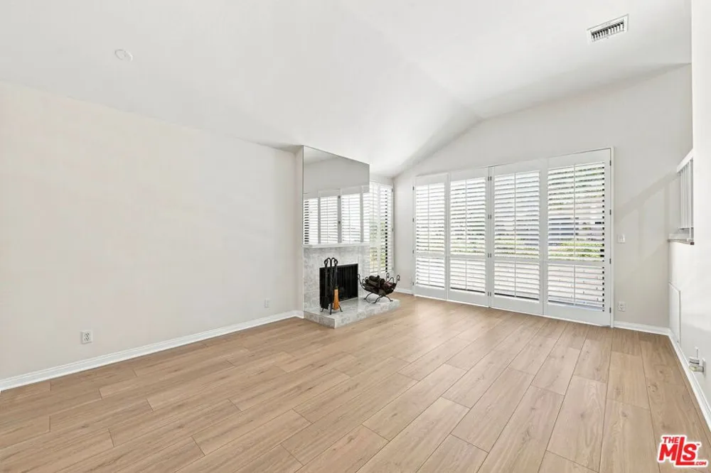 21801 Burbank Boulevard #83 Los Angeles, CA 91367