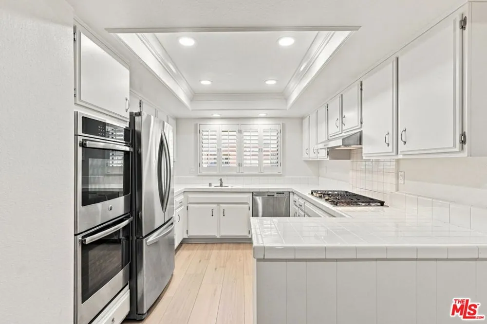 21801 Burbank Boulevard #83 Los Angeles, CA 91367