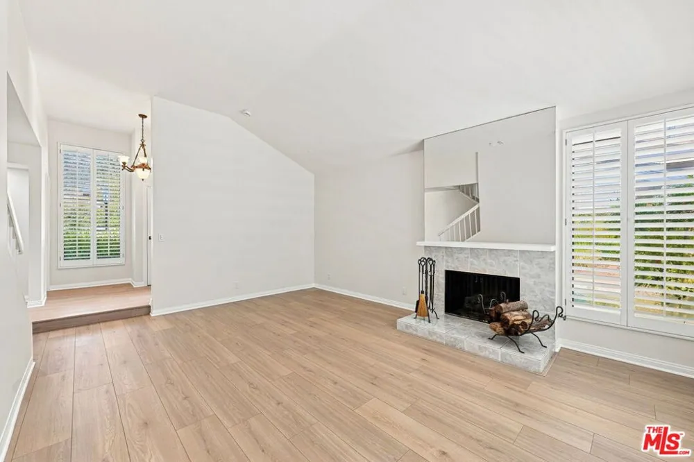 21801 Burbank Boulevard #83 Los Angeles, CA 91367