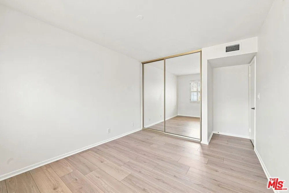 21801 Burbank Boulevard #83 Los Angeles, CA 91367