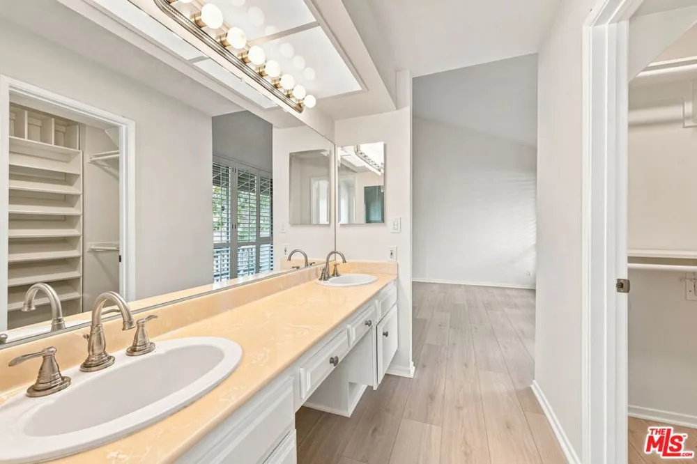 21801 Burbank Boulevard #83 Los Angeles, CA 91367