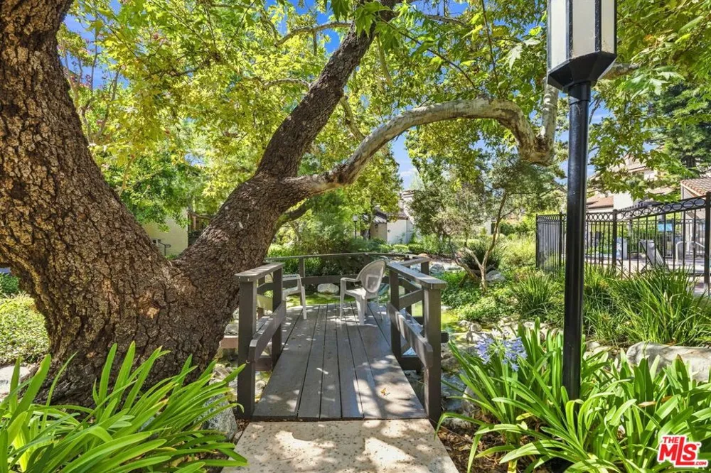 21801 Burbank Boulevard #83 Los Angeles, CA 91367
