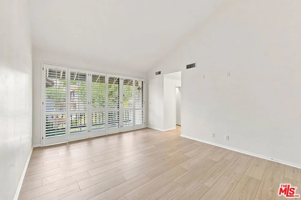 21801 Burbank Boulevard #83 Los Angeles, CA 91367