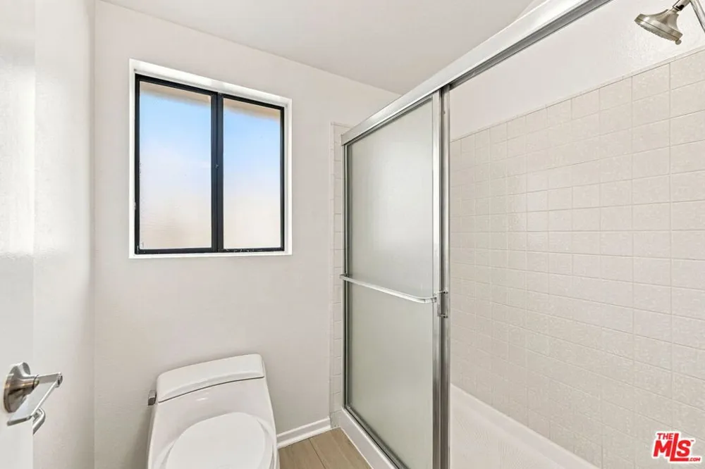 21801 Burbank Boulevard #83 Los Angeles, CA 91367